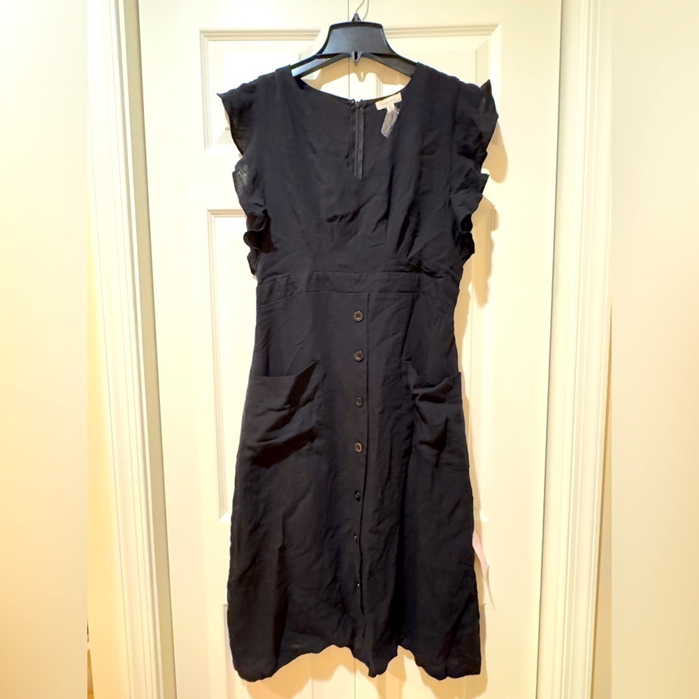 Gilli Elegant Black Ruffle Sleeve Dress. Size Large. Nwt